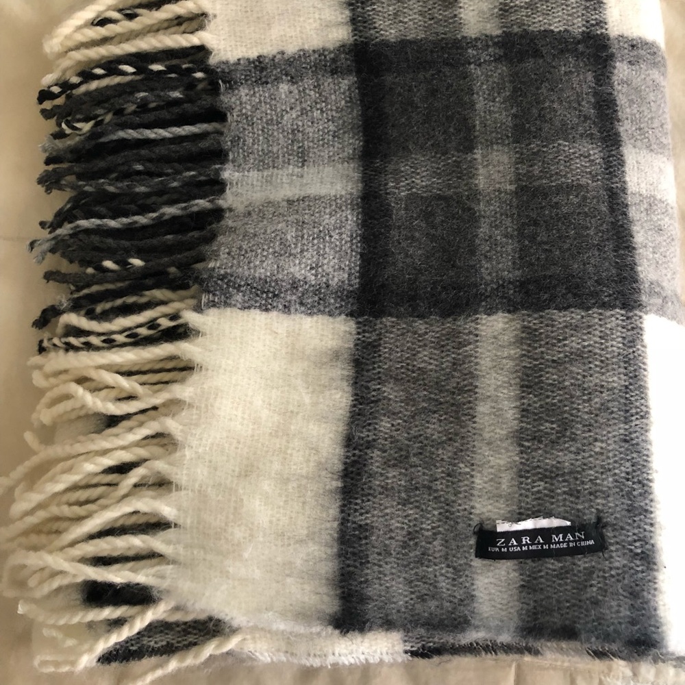 Scarf - Picture 3 of 3